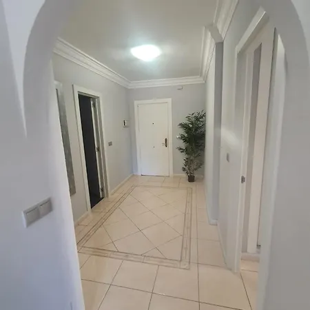 Apartment 2 Bedroom La Cala Mijas, Butibamba